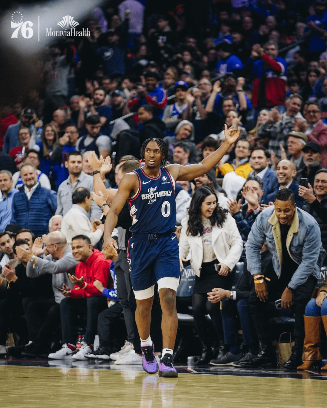 包含灰狼球队助理教练表示要帮助球员重回状态的词条